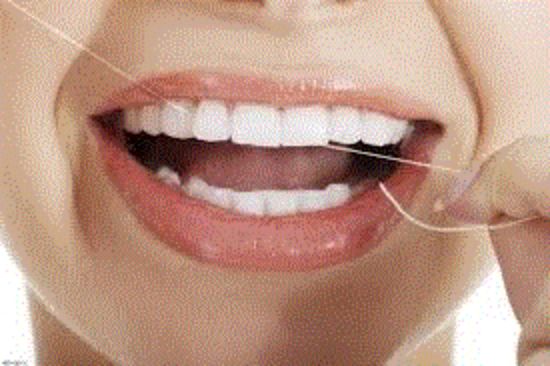 تصویر  نخ دندان اورال بی مدلESSENTIAL FLOSS
